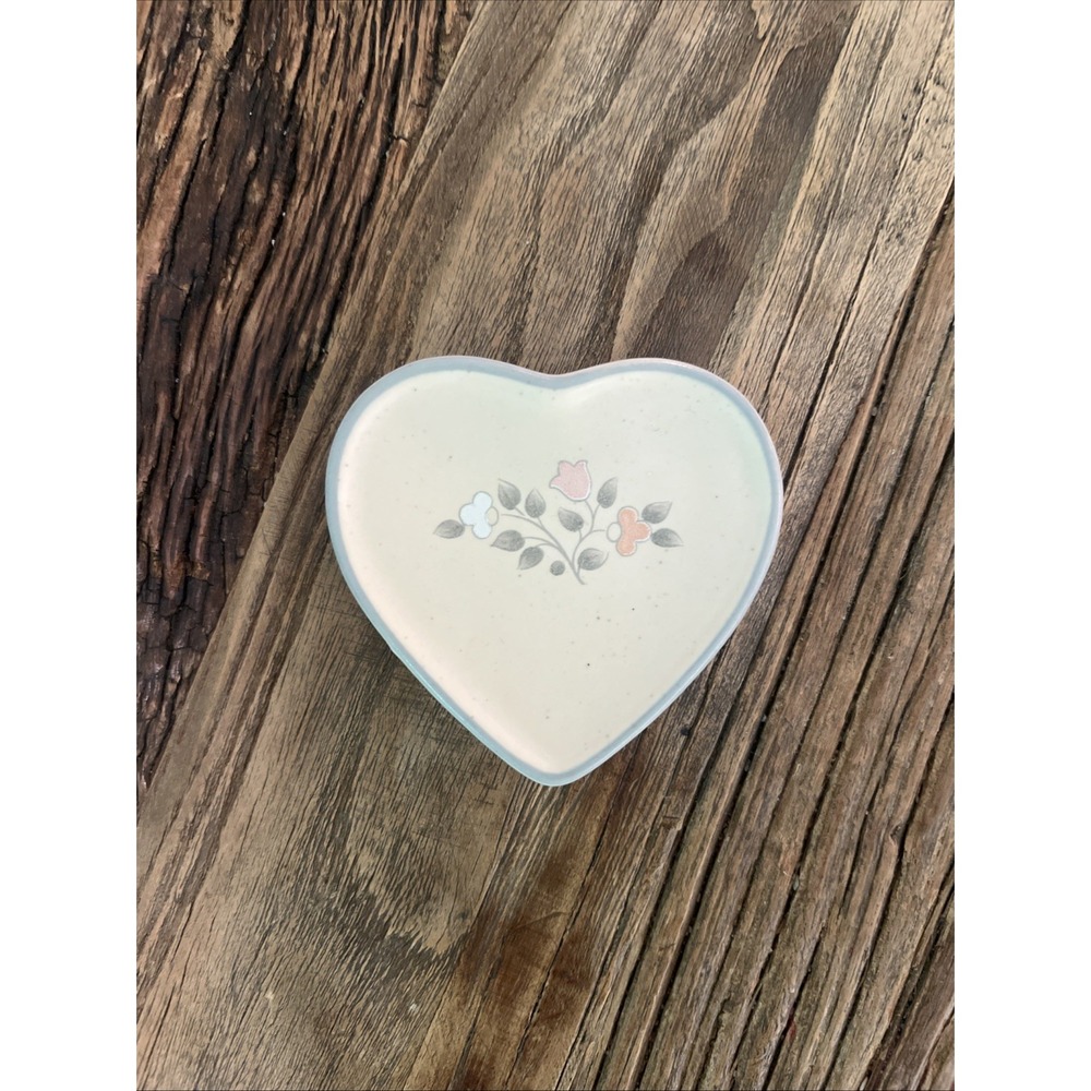 Vintage Pfaltzgraff Butter Pat Dish Heart Shaped Very Rare!!!